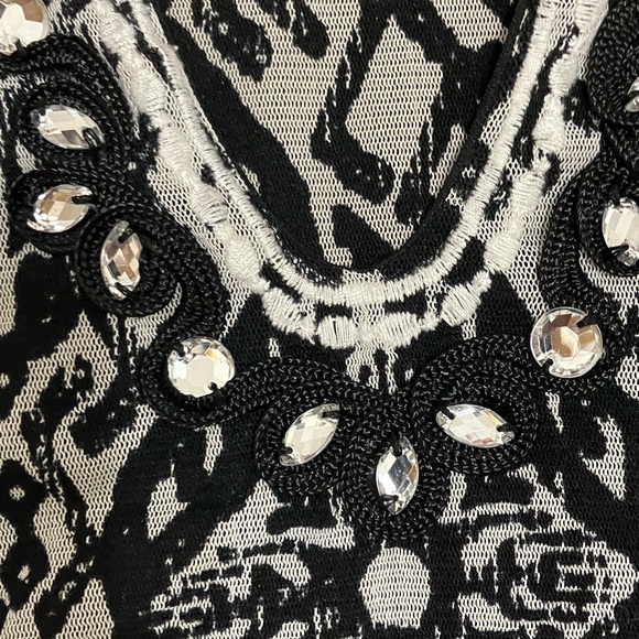 Cleo Petites Black and Grey Tunic with Embroidery and Jewels - Picture 4 of 6